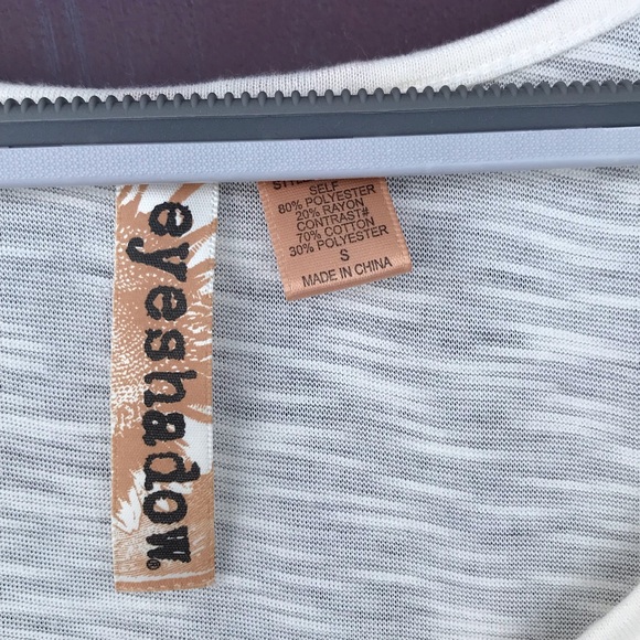 Cream Colored Short Sleeved Lace Top Size Small - Picture 6 of 12